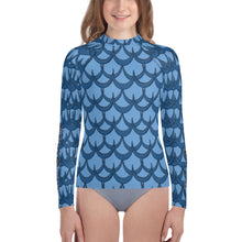 Load image into Gallery viewer, Unahi - Fish Scale by Hakuole Designs ʻŌpio Rash Guard