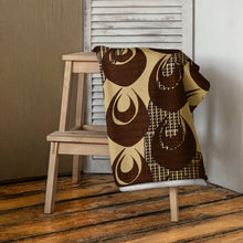 Load image into Gallery viewer, Kino Wahine Māmā Towel by Hakuole Designs