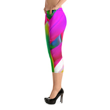 Load image into Gallery viewer, Sacred Ti Leaf Capri Leggings