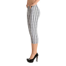 Load image into Gallery viewer, Aloha Aina Capri Leggings