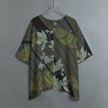 Load image into Gallery viewer, "Kāhuli ʻEleʻele" by Hakuole Designs "Peʻa Top"
